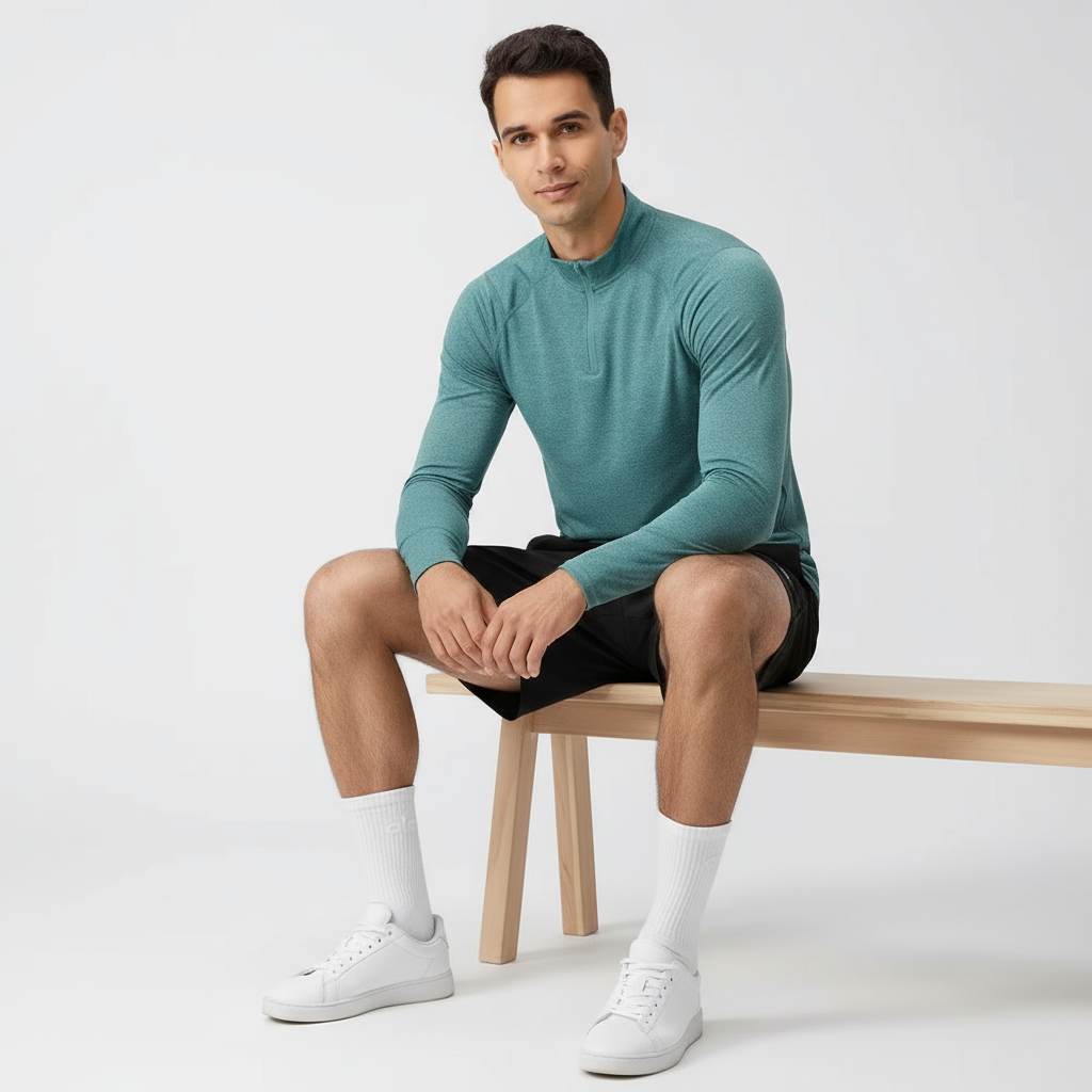 Oturarak Rahat Poz - Aynı Manken